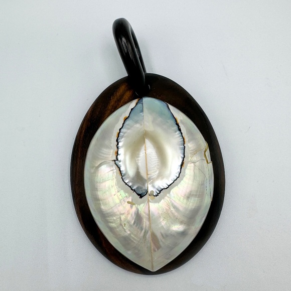 Catherine Noll Vintage Luxury Wooden Necklace and Shell Pendant - Picture 3 of 5